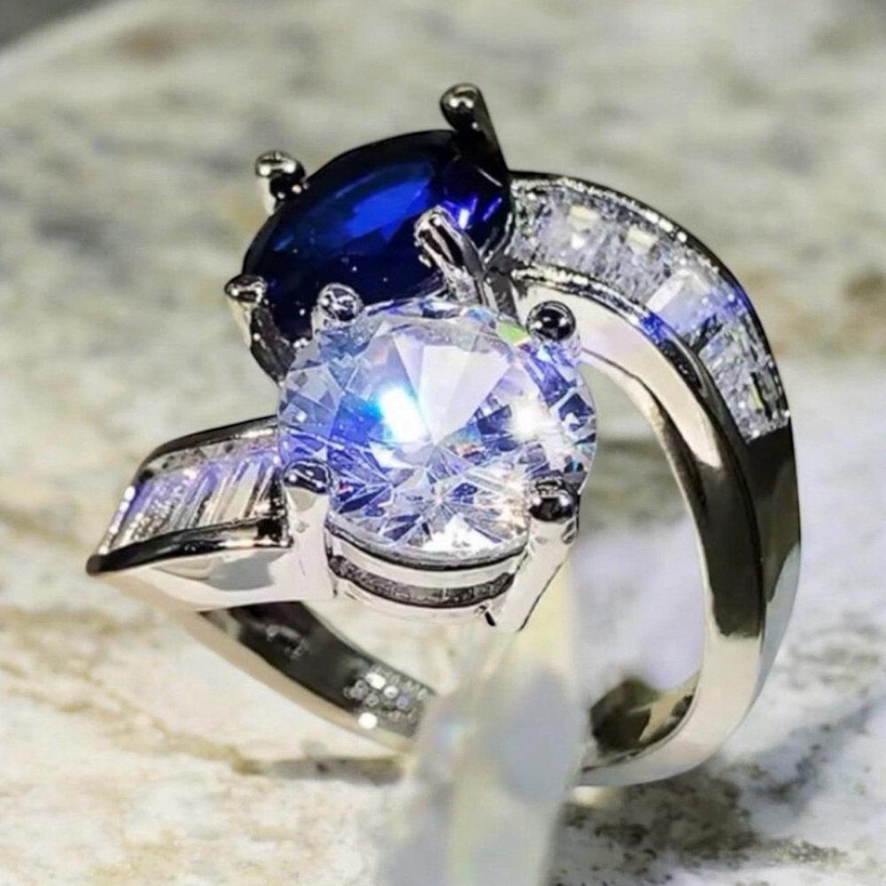 Elegant Silver and Blue Gemstone Ring